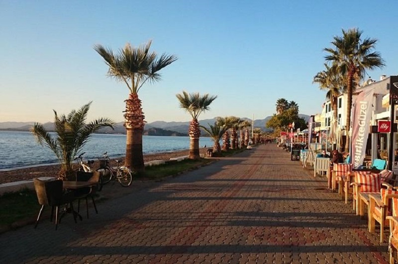 Sahil yürüyüş yolu